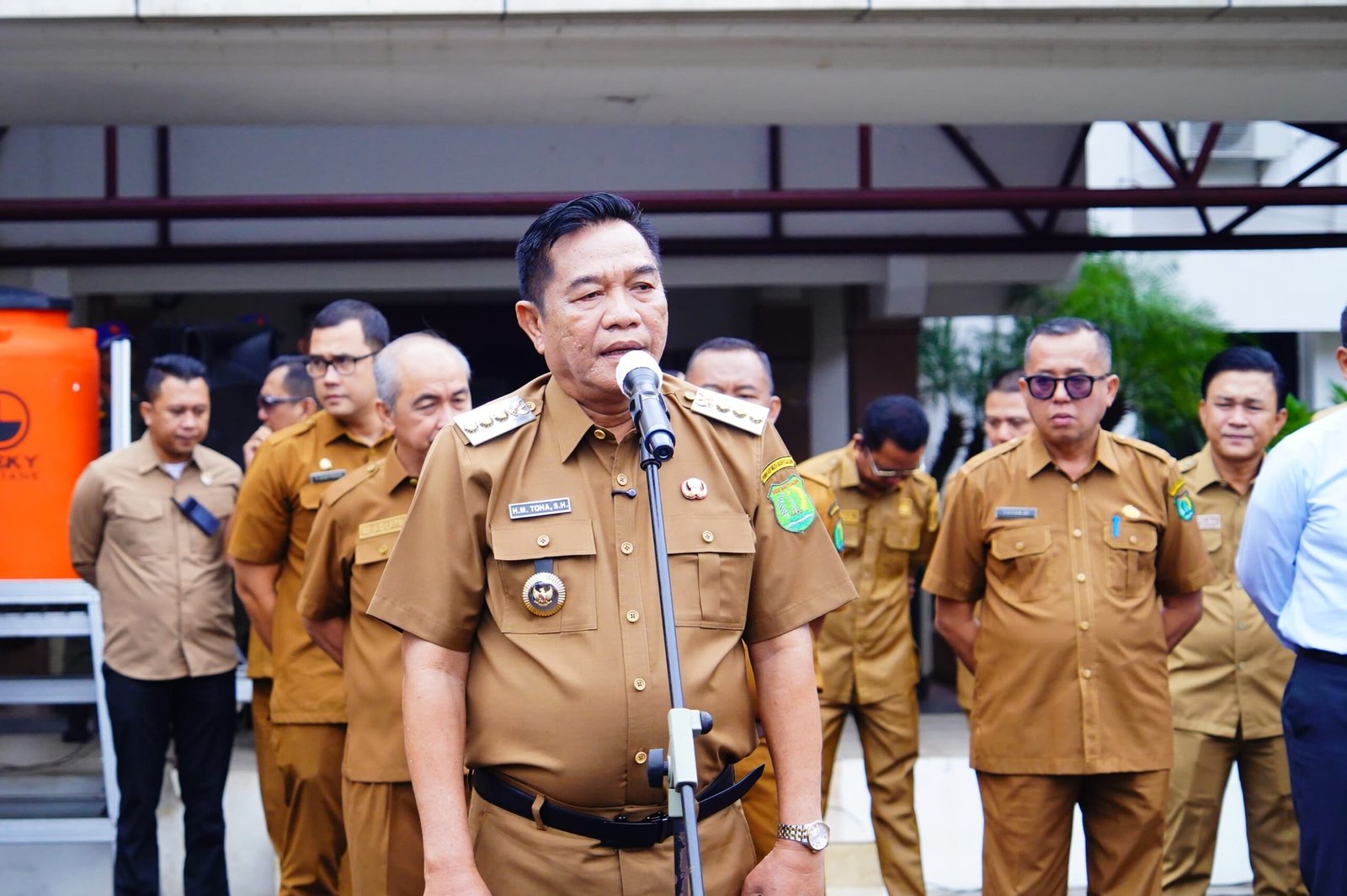 Bupati Musi Banyuasin H M Toha Tohet SH