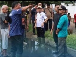Pastikan Aliran Air Drainase Lancar, Wabup Romli Pimpin Jumat Bersih di Kelurahan Kelapa Tujuh