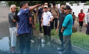 Wakil Bupati Lampung Utara Romli, S.Kom., SH, M.H., memimpin langsung kegiatan Jumat Bersih