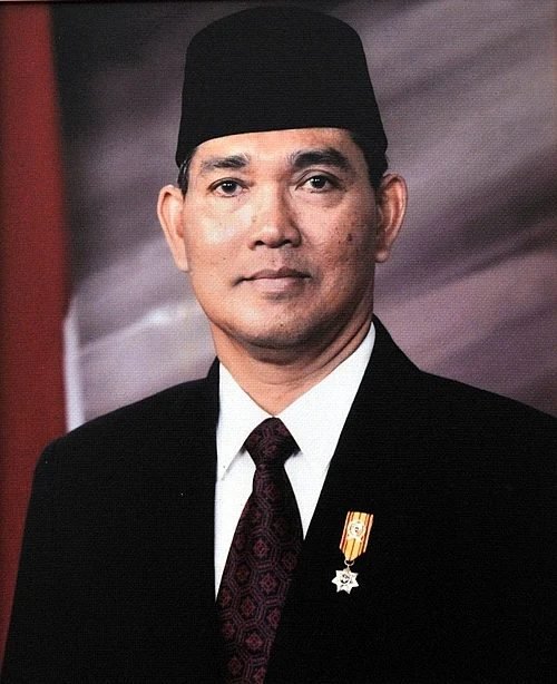 Alm Tri Sutrisno - Potret resmi, 1993. Wakil Presiden Indonesia ke-6
