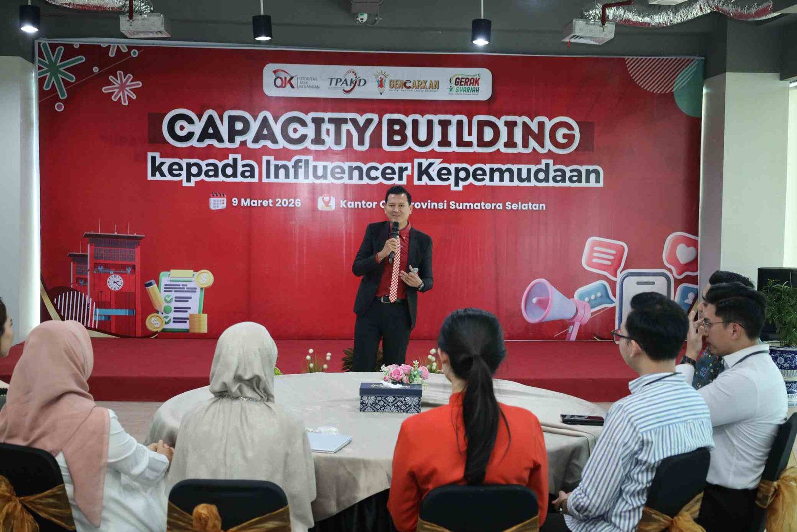 Capacity Building Literasi Keuangan dan Komunikasi Publik bagi influencer kepemudaan di OJK Sumsel