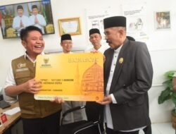 Tunaikan Zakat Fitrah di BAZNAS Sumsel, Gubernur Herman Deru Ungkap Besarnya Potensi Zakat untuk Bantu Masyarakat