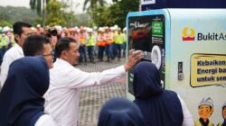 PTBA Luncurkan Reverse Vending Machine, Ubah Sampah Botol Plastik Jadi Rupiah