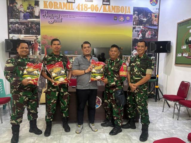 Yudha Novanza Utama Bagikan 35 Ton Beras Kepada Masyarakat Sumsel