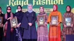 Feby Deru Hadirkan Parade Modest Wear Sambut Lebaran, Dekranasda Sumsel Gelar Fashion Show di Mall