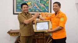 Bupati Subandi Terima Penghargaan Basarnas, Bukti Sinergi Penanganan Bencana di Sidoarjo