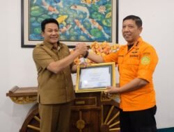 Bupati Subandi Terima Penghargaan Basarnas, Bukti Sinergi Penanganan Bencana di Sidoarjo
