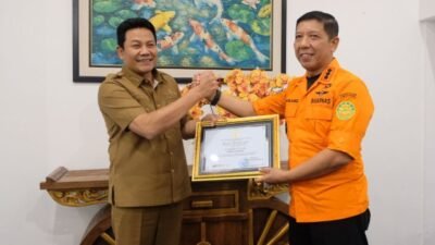 Bupati Subandi Terima Penghargaan Basarnas, Bukti Sinergi Penanganan Bencana di Sidoarjo