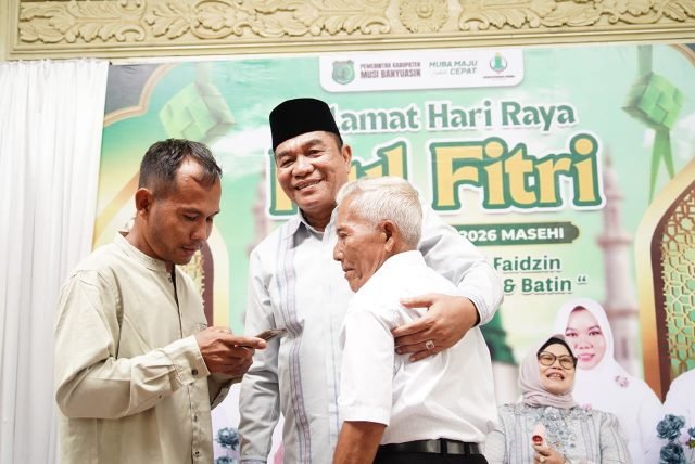 Disambut Senyum dan Jabat Tangan, Open House Lebaran Bupati Muba Penuh Keakraban