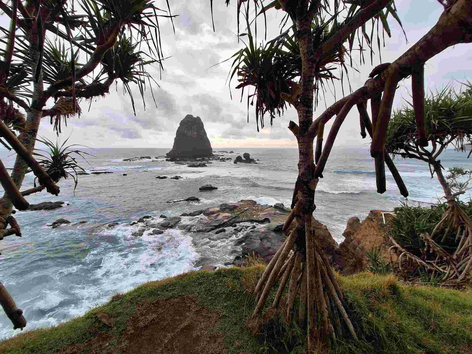 Berkat Tiket Terintegrasi Pantai Papuma–Watu Ulo Jember Diserbu Ribuan Wisatawan