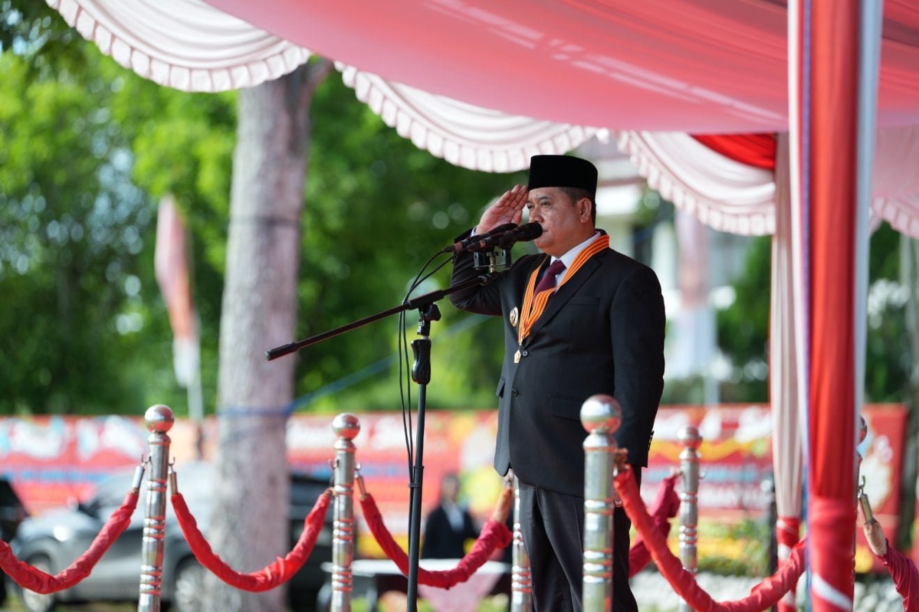 Bupati Banyuasin Dr. H Askolani, SH., MH Selaku Inspektur Upacara pimpin Upacara Peringatan Hari Ulang Tahun (HUT) Kabupaten Banyuasin ke-24