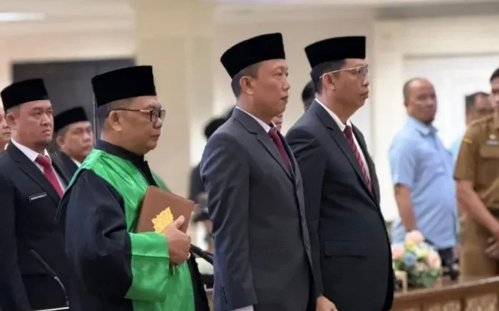 pejabat di lingkungan Pemerintah Kota (Pemkot) Palembang resmi dilantik oleh Wali Kota Ratu Dewa