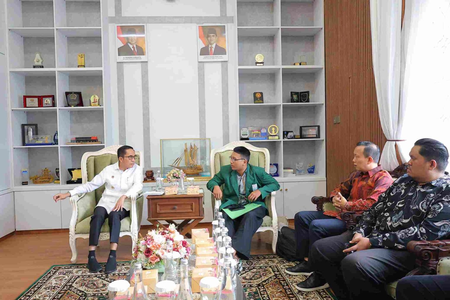 Wali Kota Palembang, Ratu Dewa, menerima audiensi Ikatan Keluarga Pelajar Mahasiswa (IKPM) Palembang Djaja Yogyakarta, Kamis (9/4/2026).