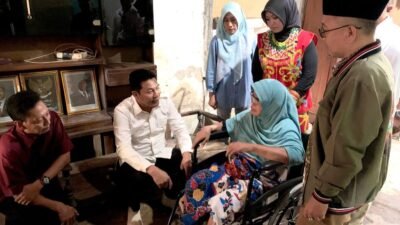 Bupati Subandi Turun ke Desa, Pastikan Bantuan Kursi Roda dan Layanan Warga Tepat Sasaran