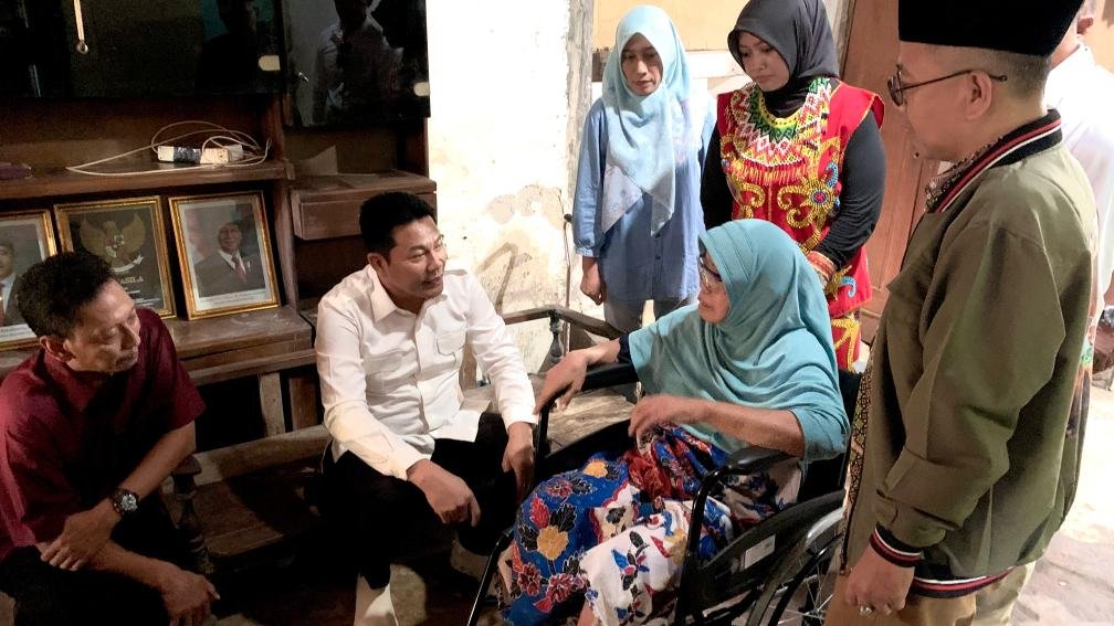 Bupati Subandi Turun ke Desa, Pastikan Bantuan Kursi Roda dan Layanan Warga Tepat Sasaran