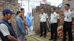 Kakanwil Ditjenpas Sumsel Bersama UPT Pemasyarakatan Palembang Tinjau Progres Bedah Rumah
