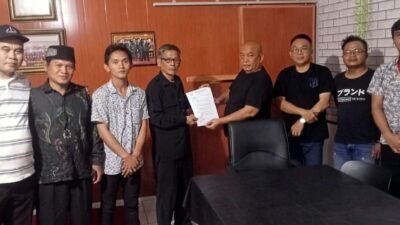 Y-ARTI Bentuk Bank Sampah, Ketua Dewan Pembina Serahkan SK