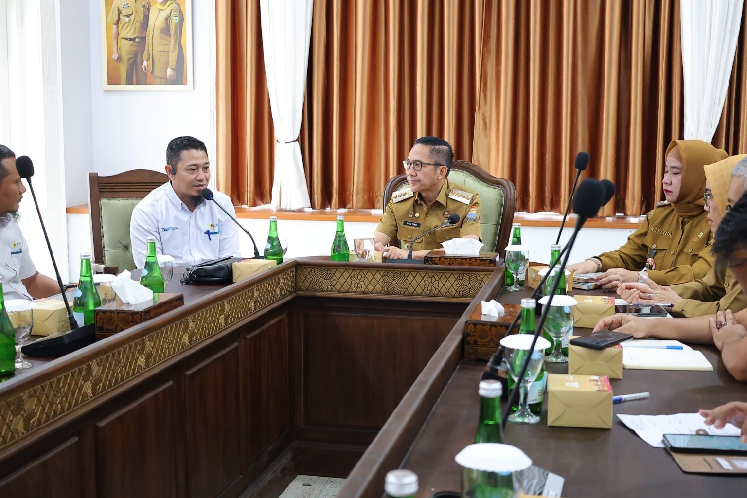 Manager PT PLN (Persero) UP3 Palembang, Arif Azanny kepada Wali Kota Palembang, Ratu Dewadi Rumah Dinas Wali Kota Palembang, Senin (25/5) pagi.