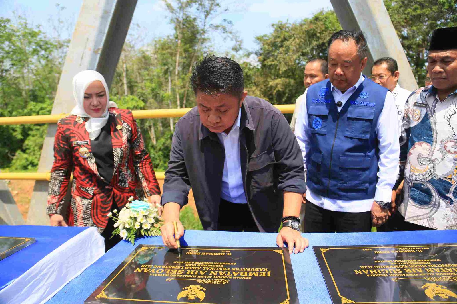 Gubernur Herman Deru dan Wagub Cik Ujang Resmikan 17 Jembatan di Sumsel, Percepat Konektivitas dan Dongkrak Ekonomi Warga