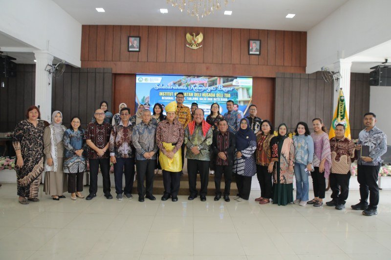 Bupati Asahan Terima Silaturahmi Keluarga Besar IKDH Deli Tua