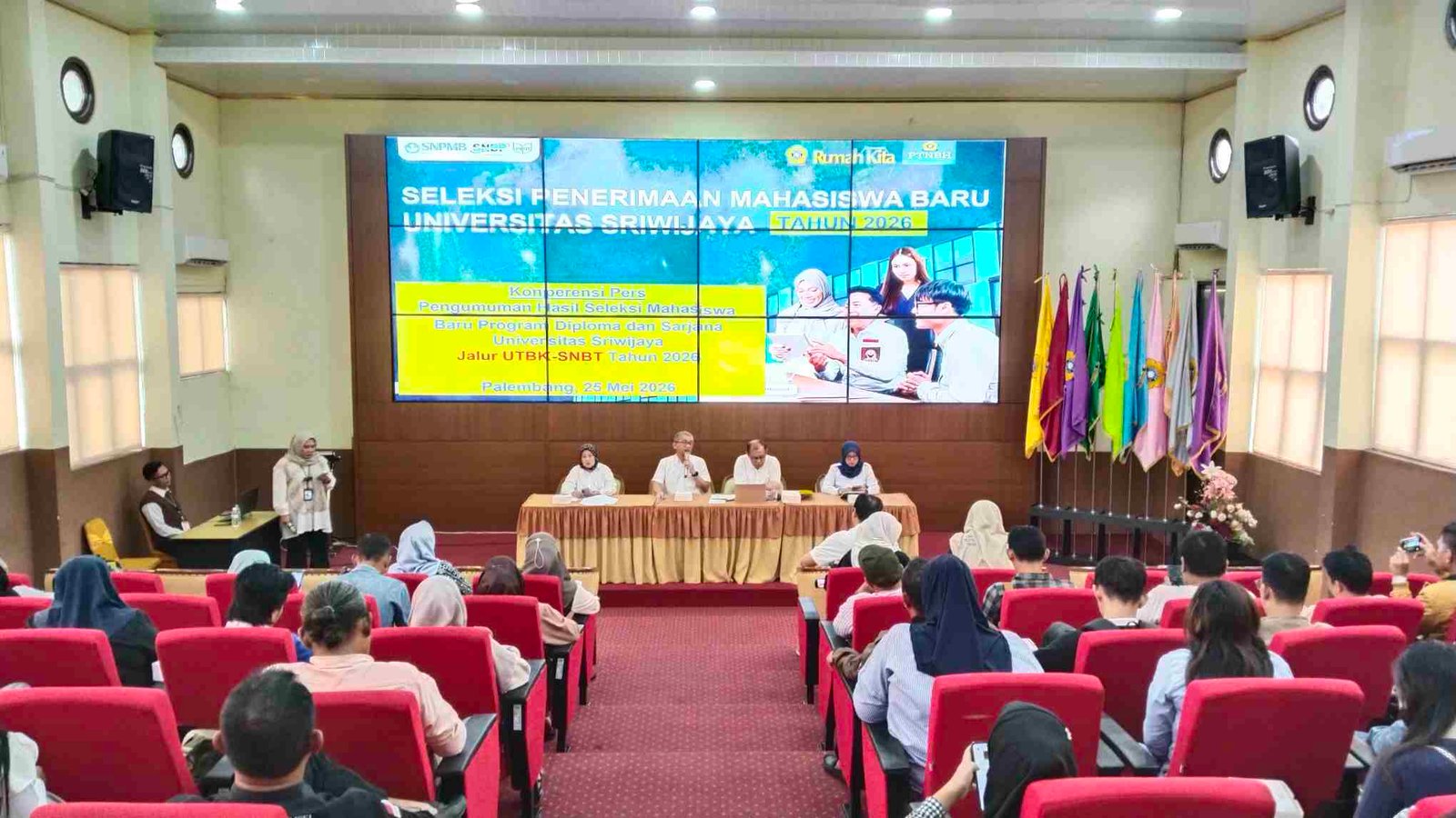 konferensi pers hasil SNBT 2026 di Ruang Prof. Djuaini Moekti, Kampus Unsri Palembang, Senin, (25/5/2026).