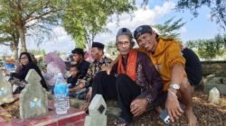 47 Tahun Terpisah, Dua Saudara Karim dan Abdul Bertemu di TPU Keramasan