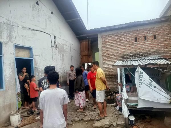 Pelajar 17 Tahun Ditemukan Tewas Tergantung di Rumah