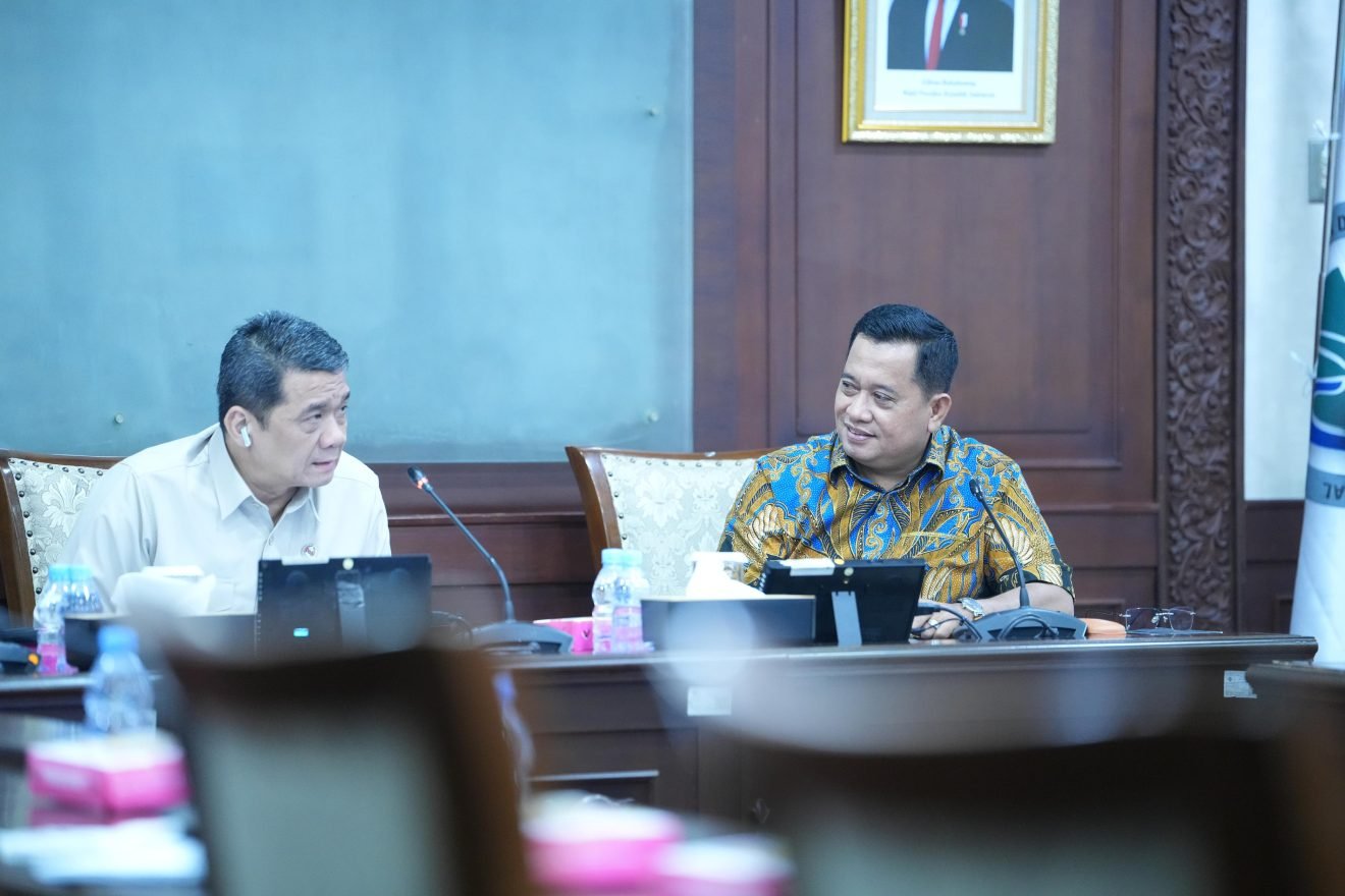 Bupati Banyuasin Dr. H. Askolani melakukan silaturahmi dan koordinasi bersama Wakil Menteri Desa dan Pembangunan Daerah Tertinggal (Wamendes PDT) Republik Indonesia (RI) Ir. H. Ahmad Riza Patria