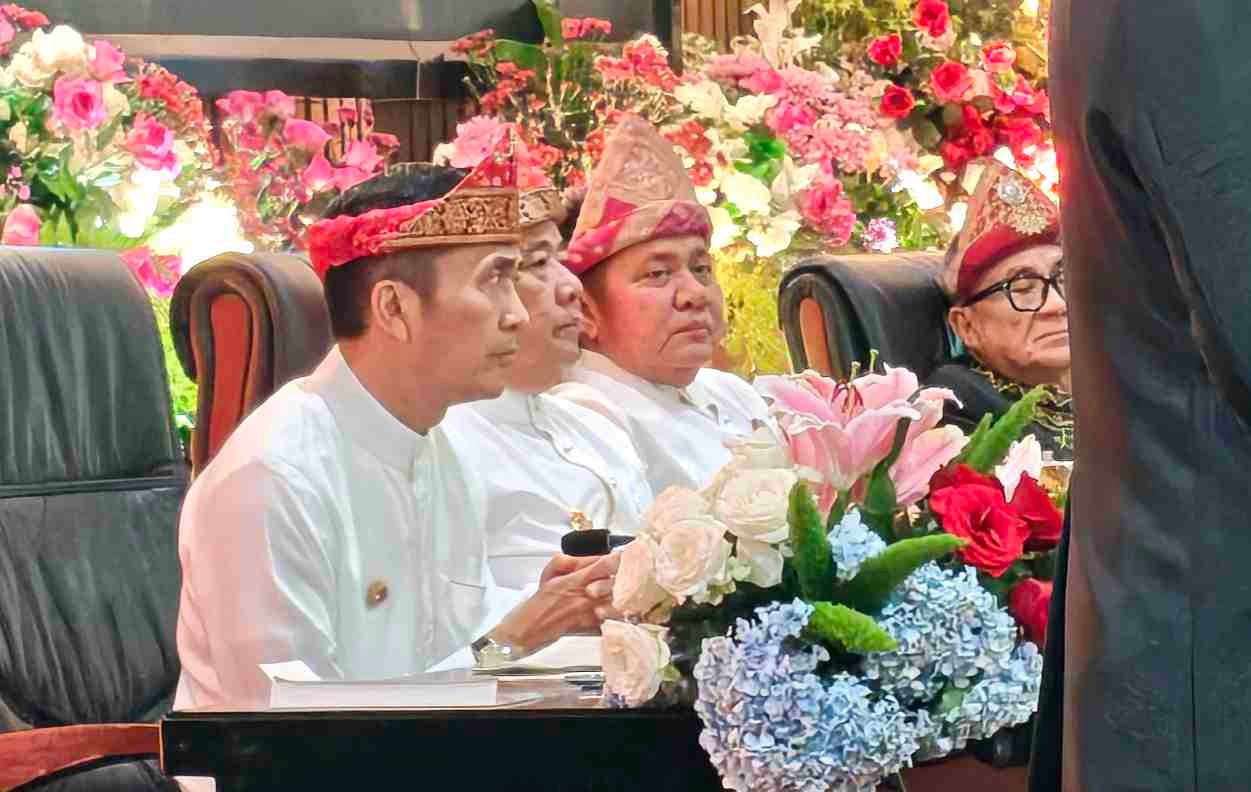 Wali Kota Palembang H Ratu Dewa dan gubernur Sumsel Herman Deru dalam acara HUT kota Palembang