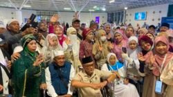Menteri Haji Lepas Kepulangan Jemaah Asal Makassar dari Jeddah, Ini Pesannya