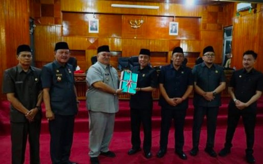 Bupati dan Wakil Bupati Bengkulu Selatan Hadiri Rapat Paripurna DPRD Bahas Pengembangan Kawasan Permukiman