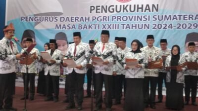 Pengurus PB PGRI Sumsel Teguh Sumarno Resmi Dikukuhkan