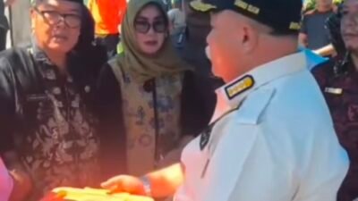 Tinjau Rumah Korban Kebakaran di Kunduran Ilir, Bupati Bantu Paket Sembako