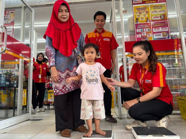 Alfamart dan Nestlé Indonesia Perluas Jangkauan Program Sahabat Posyandu untuk Ribuan Ibu dan Anak