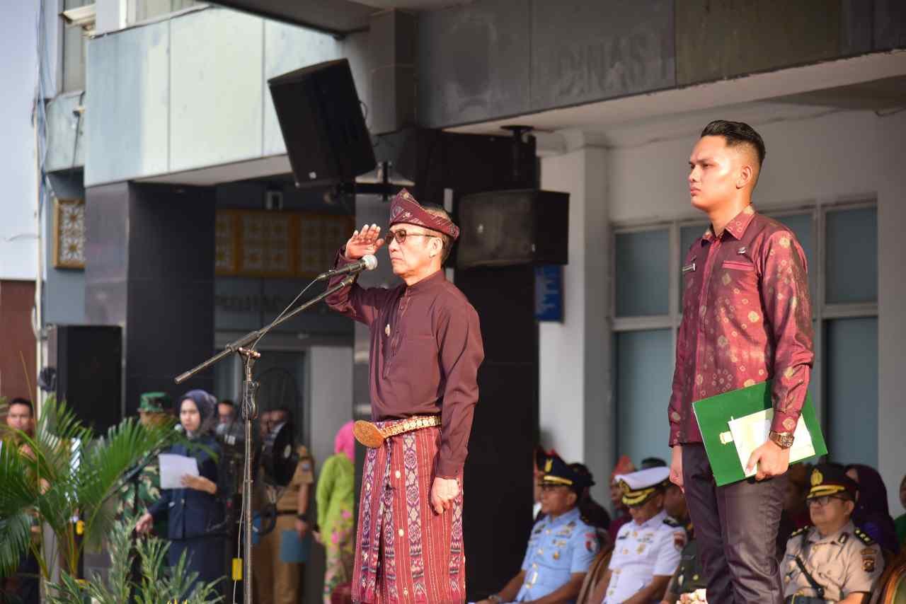 Walikota Palembang, Ratu Dewa saat memimpin Upacara Peringatan Hari Keluarga Nasional (Harganas) ke-33 di Halaman Sekretariat Daerah (Setda) Kota Palembang, Senin (29/6/2026).