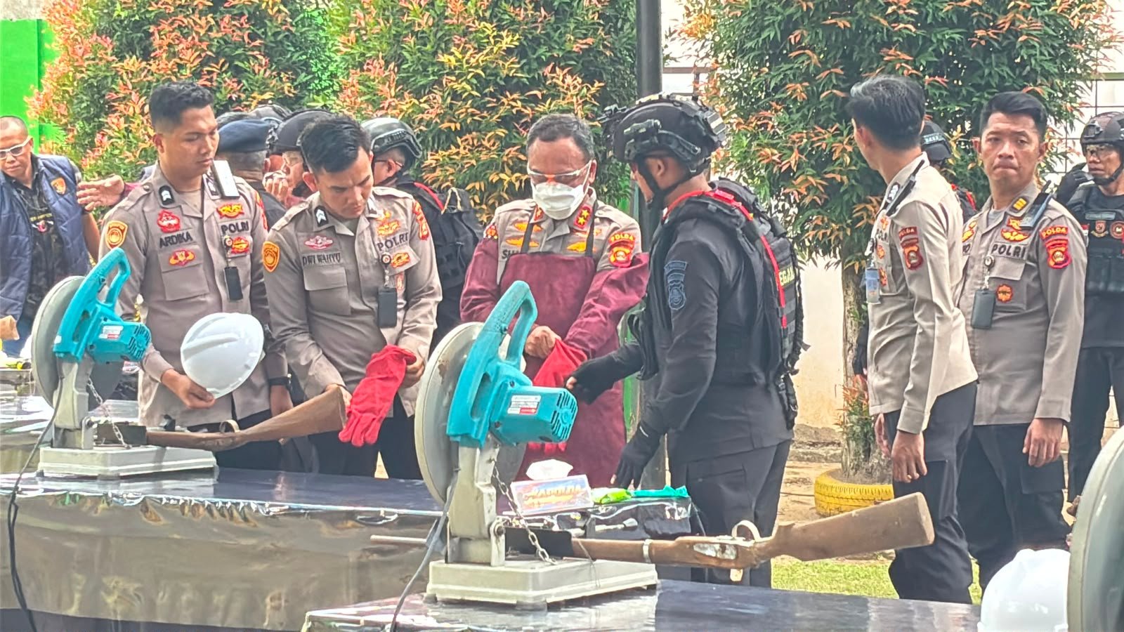 Persempit Ruang Kejahatan Bersenjata, Ratusan Senpi Rakitan Ilegal Dimusnahkan 