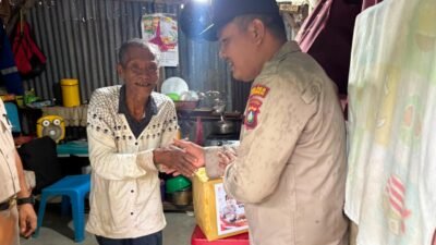 Jumat Berkah, Terus Salurkan Bantuan Sosial