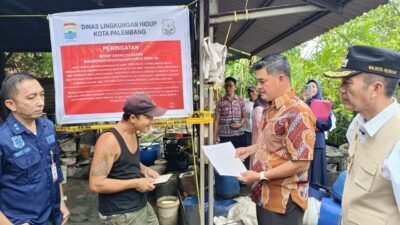 Wali Kota Palembang, Drs. Ratu Dewa, hadir langsung meninjau lokasi pabrikntahu di Kecamatan IB I