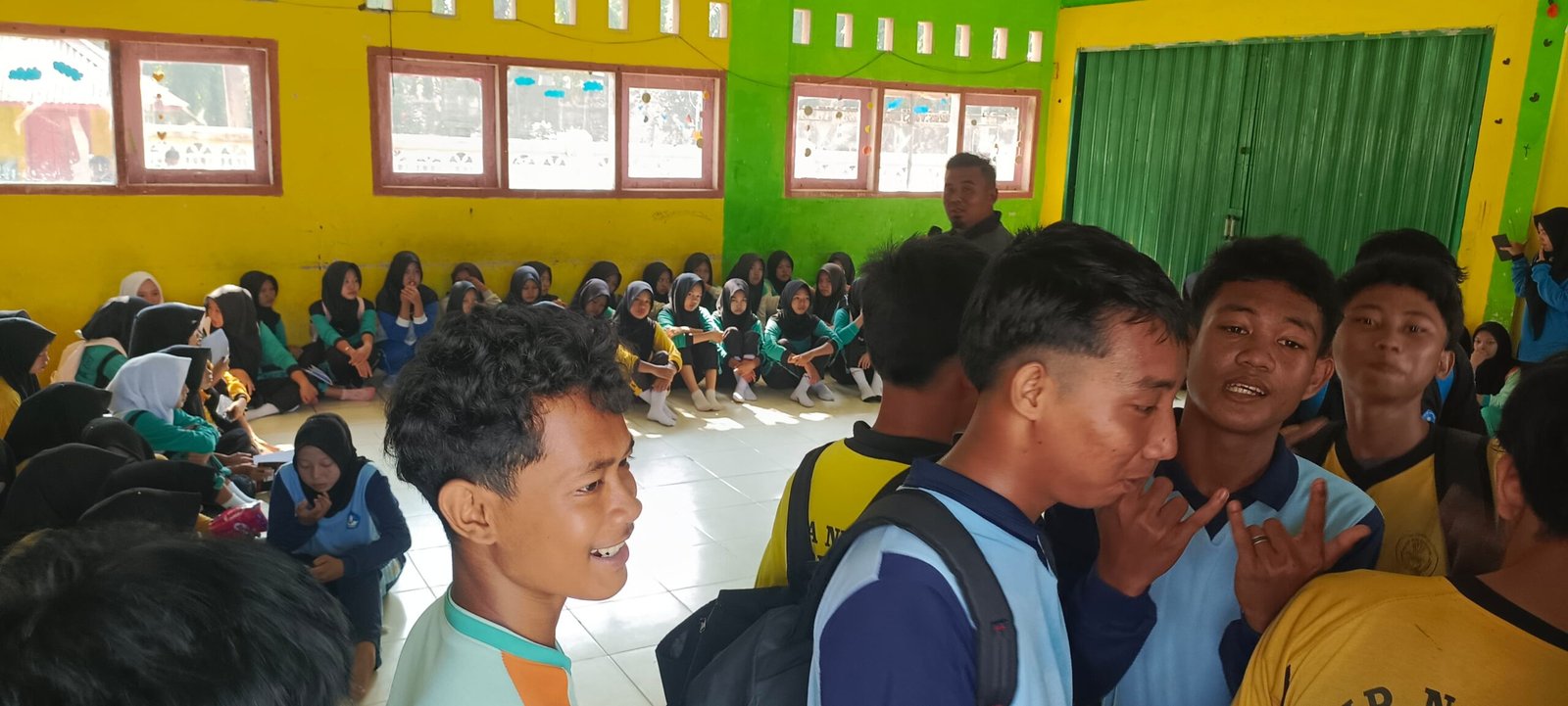 125 Siswa SMA 8 Seluma Mengikuti MPLS dan Mengenalan Para Guru dan Kakak Kelas