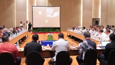 rapat Forum TJSL Kota Palembang yang dipimpin Asisten II Setda Kota Palembang, Isnaini Madani, di Ruang Rapat Musi Bapperida Kota Palembang, Kamis (23/7/2026).