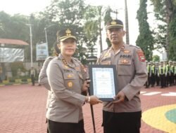Beri Penghargaan Personel Berprestasi, Kapolres Tekankan Peningkatan Kinerja