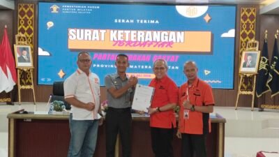 Serah terima SKT DPW Partai Gerakan Rakyat (PGR) Sumsel di Kanwil Kemenkum Provinsi Sumsel, Senin (6/7/2026)