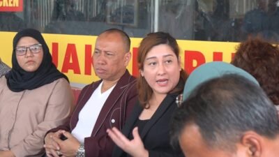 Komisi III DPRD Sumsel saat meninjau langsung lokasi sengketa lahan di simpang Tegal Binangun, Kelurahan Jakabaring Selatan, Kecamatan Rambutan, Banyuasin.