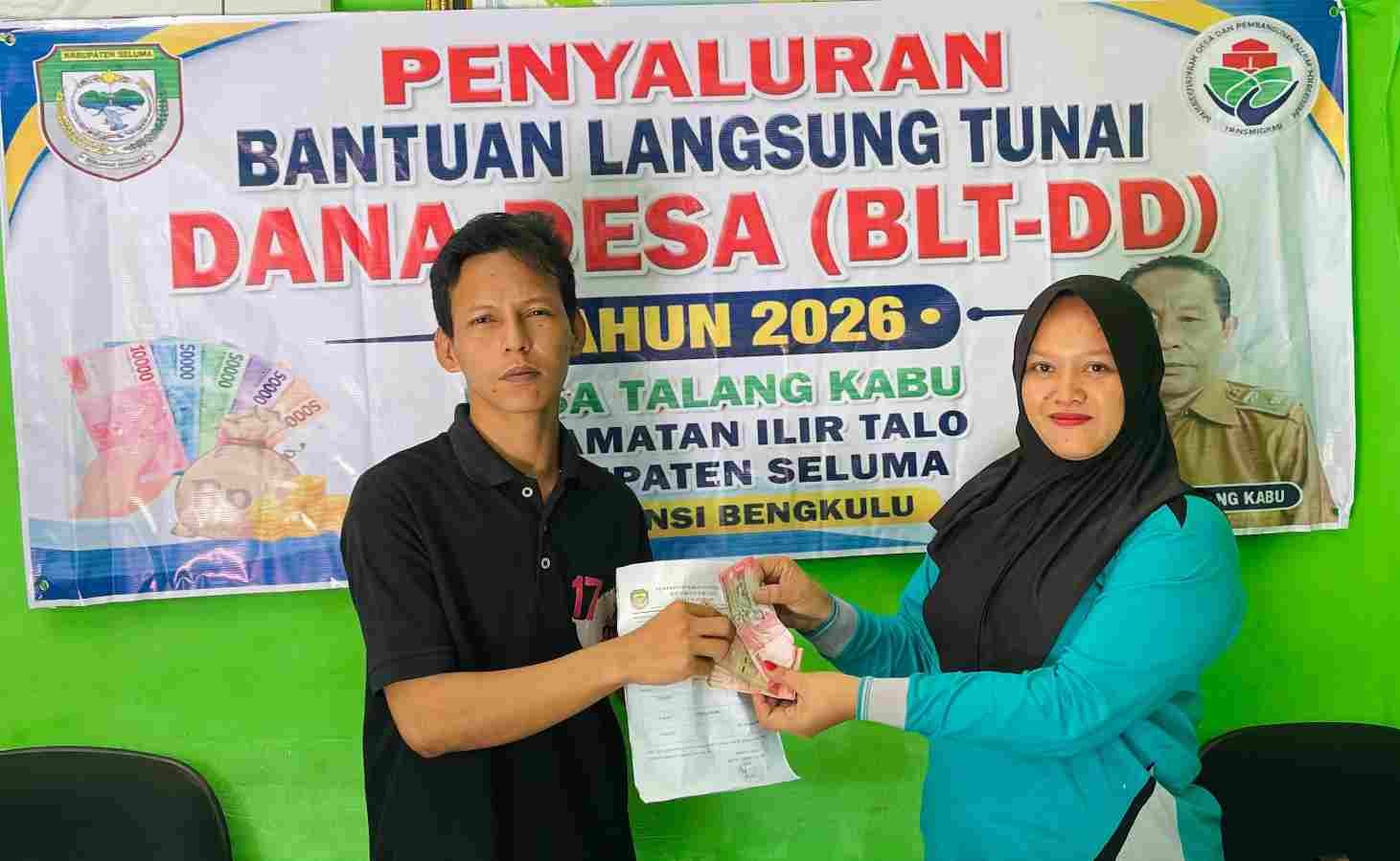 10 Warga Kurang Mampu Desa Talang Kabu Terima Bantuan BLT Dana Desa Dua Bulan Tahun Anggaran 2026