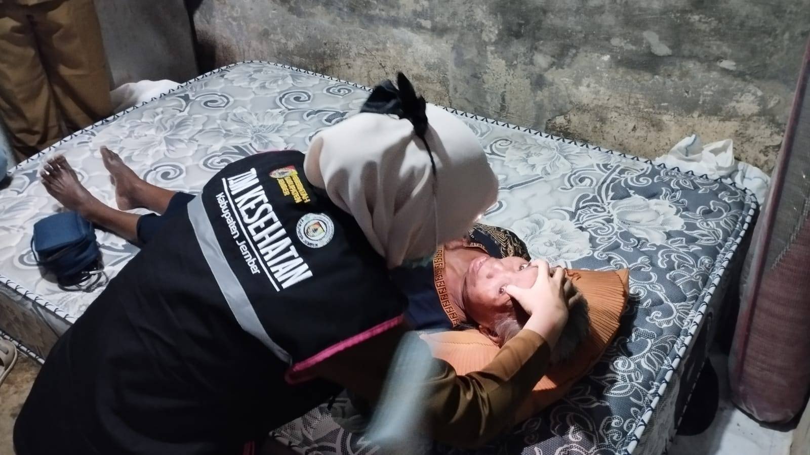 Tak Punya Kendaraan, Pasien Stroke di Jember Lima Tahun Sulit Periksa Kesehatan