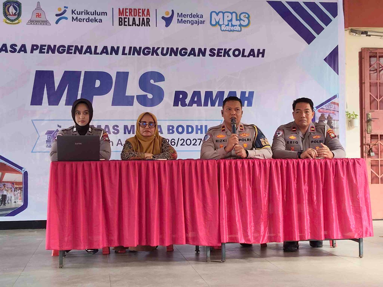 Satlantas Polres Karimun Edukasi Pelajar Lewat Police Goes To School di SMA Maha Bodhi