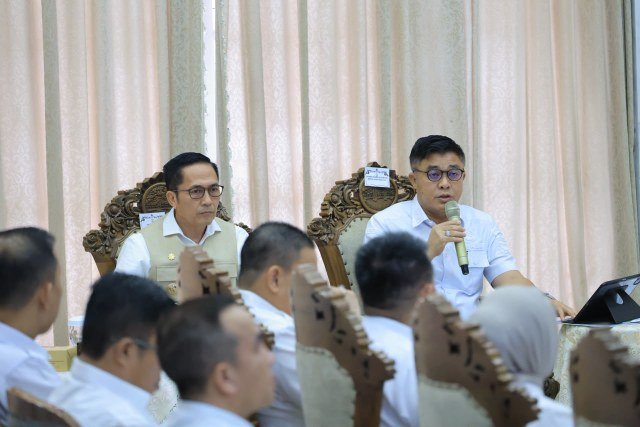 Wali Kota Palembang, Drs. H. Ratu Dewa, M.Si., menggelar rapat evaluasi paripurna bersama seluruh pimpinan Organisasi Perangkat Daerah