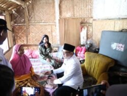 Perkuat Layanan Homecare, Dinsos Jember Kunjungi Lansia Sebatang Kara di Kecamatan Mayang