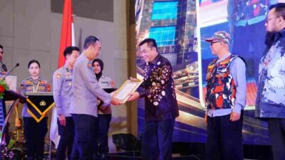 Bupati Toha Tohet Terima Penghargaan dari Kapolda Sumsel Atas Komitmen Dukungan Penguatan Kapasitas SDM Kepolisian dan Kondusivitas Daerah.