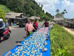 Hadir di Tengah Masyarakat, Sat Samapta Polres Lingga Intensifkan Patroli Dialogis Jaga Kamtibmas